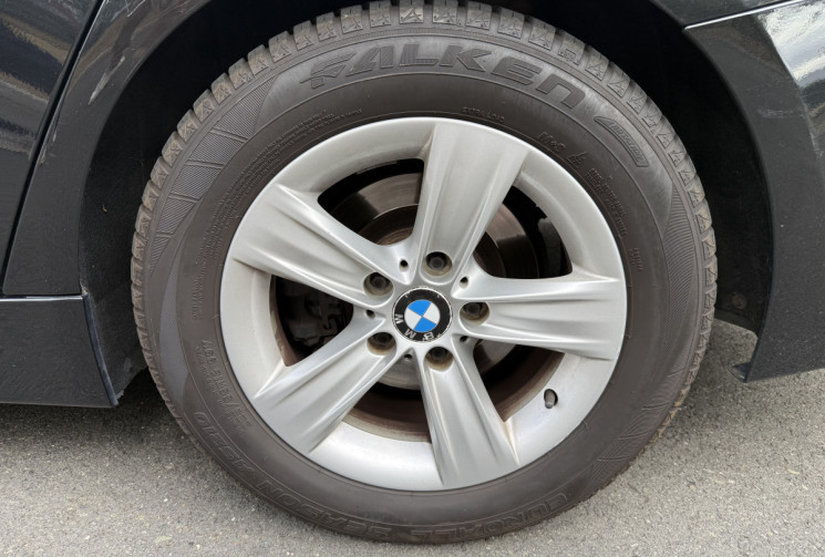 BMW Série 3 F30 318D 143 LOUNGE