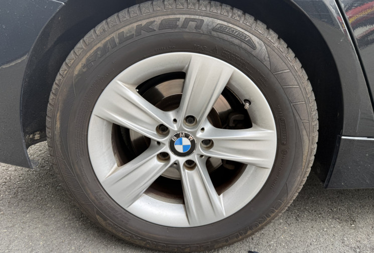 BMW Série 3 F30 318D 143 LOUNGE