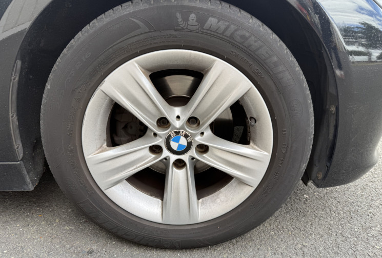 BMW Série 3 F30 318D 143 LOUNGE