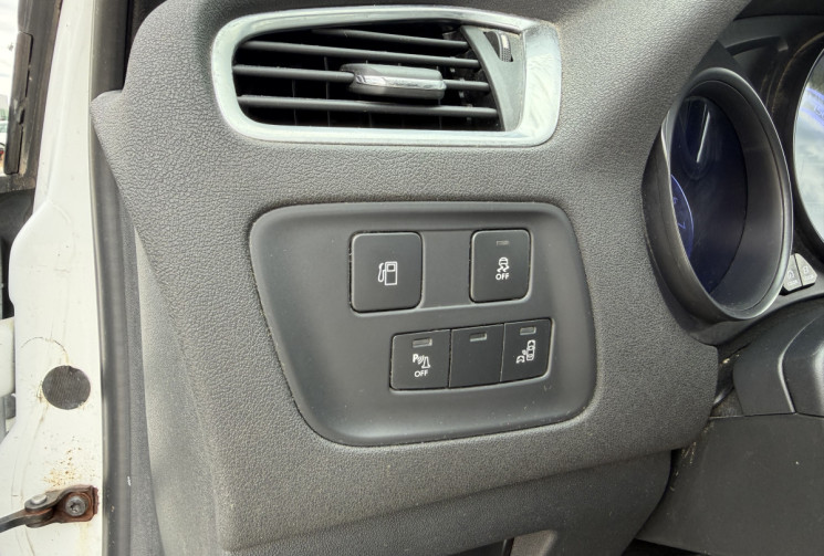 Citroën C4 1.6 BLUE HDi 100 MILLENIUM BUSINESS / CARPLAY / RADAR DE RECUL / DISTRIBUTION 03/26