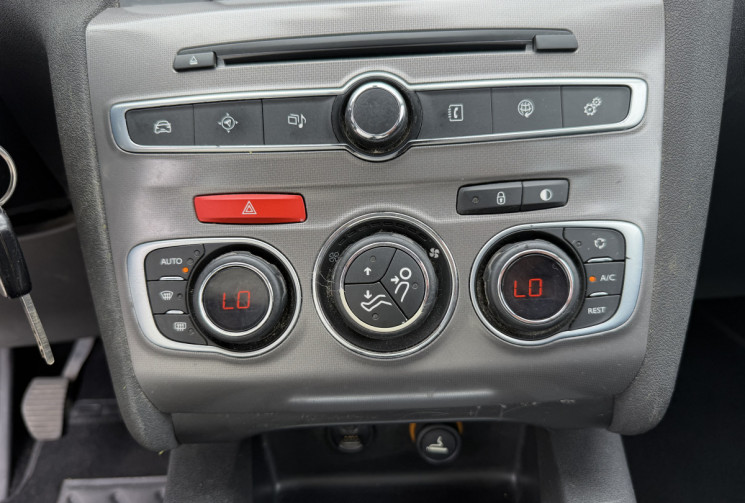 Citroën C4 1.6 BLUE HDi 100 MILLENIUM BUSINESS / CARPLAY / RADAR DE RECUL / DISTRIBUTION 03/26