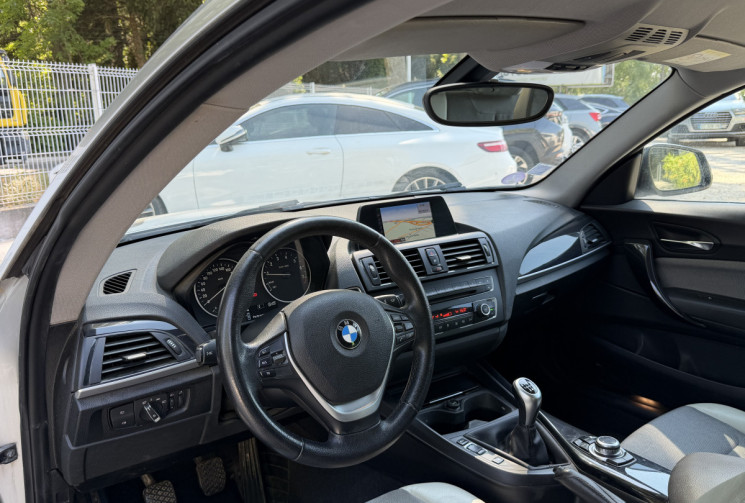 BMW Série 1 114i 102 Urban Life 3P / Radars AV AR / GPS / Keyless / Entretien à Jour