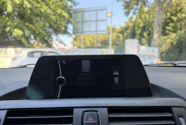 BMW Série 1 114i 102 Urban Life 3P / Radars AV AR / GPS / Keyless / Entretien à Jour
