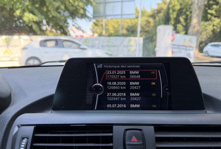 BMW Série 1 114i 102 Urban Life 3P / Radars AV AR / GPS / Keyless / Entretien à Jour