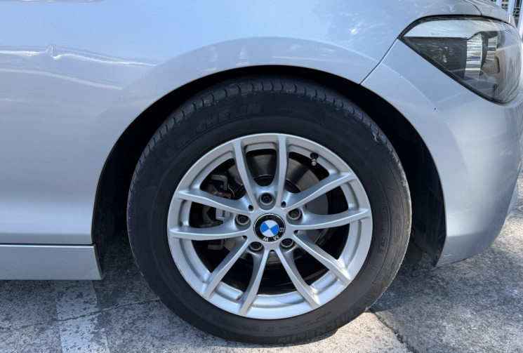BMW Série 1 114i 102 Urban Life 3P / Radars AV AR / GPS / Keyless / Entretien à Jour