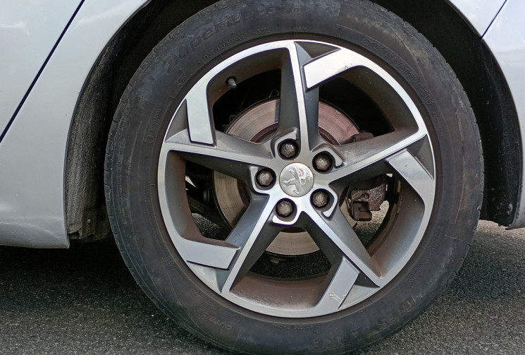 Peugeot 508 SW ALLURE 2.0 BlueHDi 180 EAT6 – TOIT PANO / ATTELAGE
