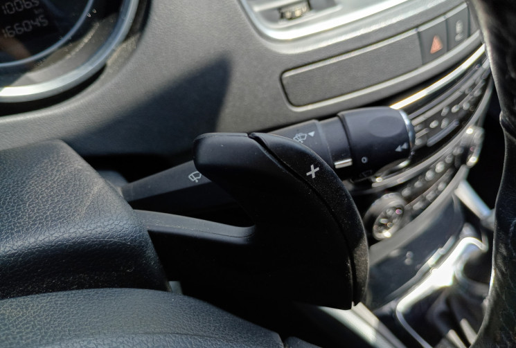 Peugeot 508 SW ALLURE 2.0 BlueHDi 180 EAT6 – TOIT PANO / ATTELAGE