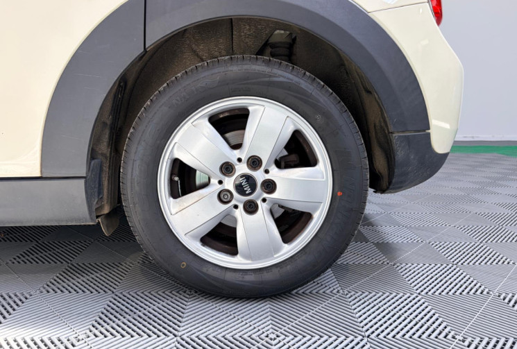 Mini MINI 5 PORTES ONE - Ess 102cv - CLIM - ENTRETIEN JUIL 26 & 4 PNEUS NEUFS