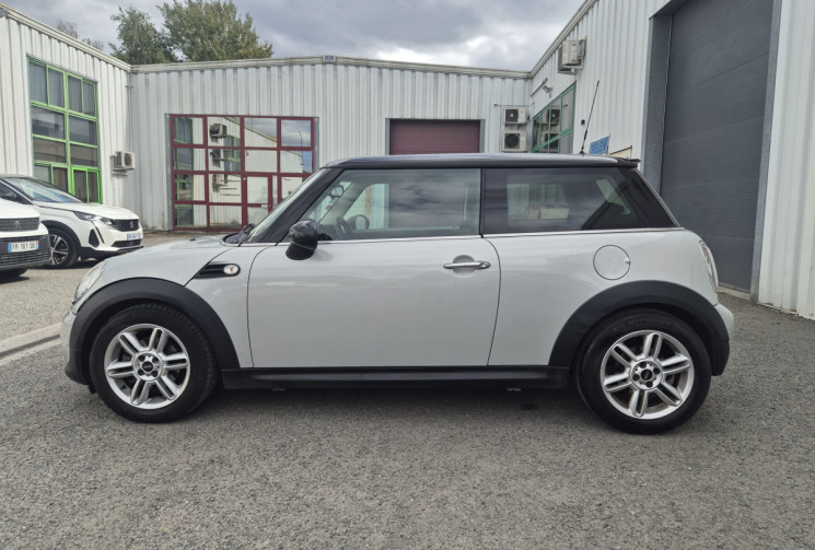 Mini Mini 2 (R56) LCI COOPER 1.6 I * CT VIERGE * BIP DE RECUL * CLIM * CARNET COMPLET MINI