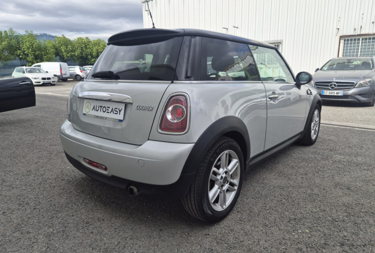 Mini Mini 2 (R56) LCI COOPER 1.6 I * CT VIERGE * BIP DE RECUL * CLIM * CARNET COMPLET MINI