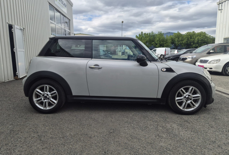 Mini Mini 2 (R56) LCI COOPER 1.6 I * CT VIERGE * BIP DE RECUL * CLIM * CARNET COMPLET MINI
