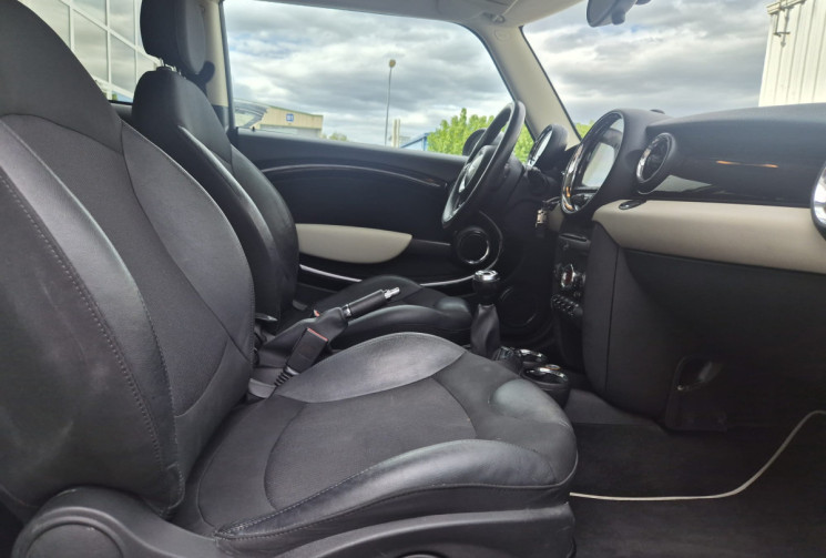 Mini Mini 2 (R56) LCI COOPER 1.6 I * CT VIERGE * BIP DE RECUL * CLIM * CARNET COMPLET MINI