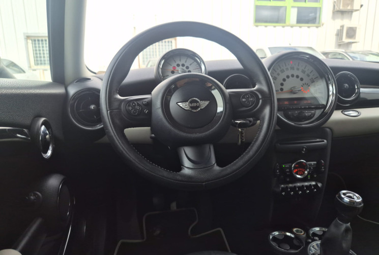 Mini Mini 2 (R56) LCI COOPER 1.6 I * CT VIERGE * BIP DE RECUL * CLIM * CARNET COMPLET MINI