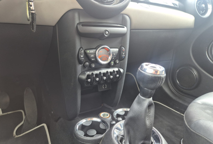 Mini Mini 2 (R56) LCI COOPER 1.6 I * CT VIERGE * BIP DE RECUL * CLIM * CARNET COMPLET MINI
