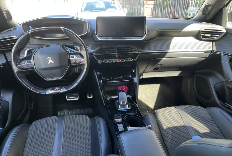 Peugeot 2008  1.2 PURE TECH 155 GT PACK EAT · 5 portes · 5 places · 3 cyl.