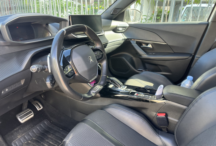 Peugeot 2008  1.2 PURE TECH 155 GT PACK EAT · 5 portes · 5 places · 3 cyl.