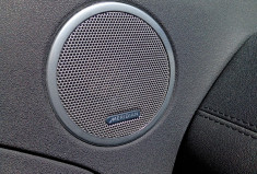 Land-Rover Range Rover Evoque  PRESTIGE 2,2 TD4 150 BVA - ATTELAGE / SON MERIDIAN