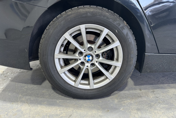 BMW Série 3 F30 - 320i Lounge 184 Très bel état / Suivi rigoureux BMW / Clim auto / Radar AR