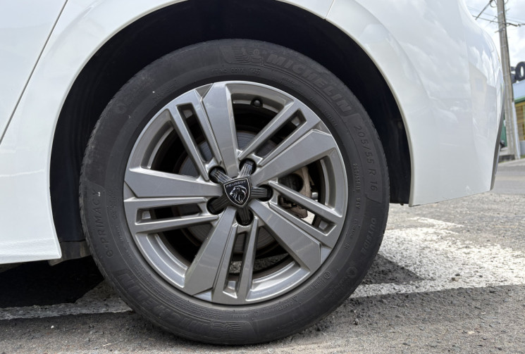 Peugeot 308 III 1.5 BlueHDi 16V EAT8 S&S 130 cv // Première main // Boîte automatique