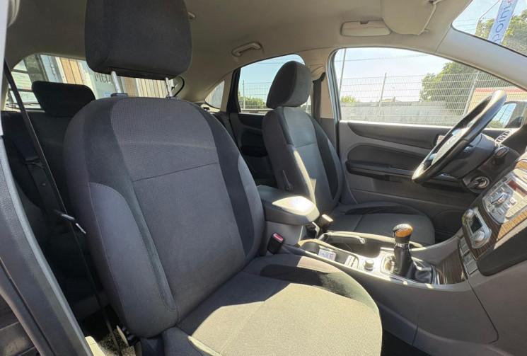 Ford Focus II Phase 2 1.6 Ti VCT  GHIA 115  / GARANTIE 12 MOIS 