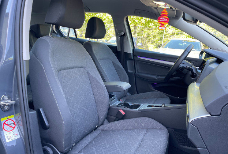 Volkswagen Golf 8 Life Plus 2.0 TDI 116 ch DSG7-13 000Km-Caméra de recul-Radar Av et AR-Etat Neuf