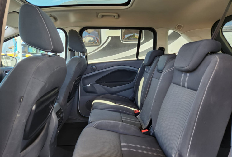 Ford C-MAX  2.0 140 TITANIUM / BOITE AUTO / SUIVI FULL FORD / TRES BON ETAT / 7 PLACES