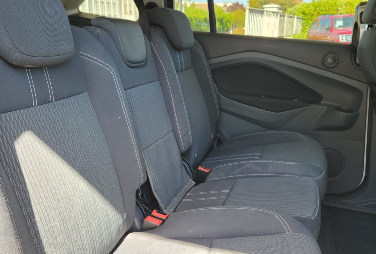 Ford C-MAX  2.0 140 TITANIUM / BOITE AUTO / SUIVI FULL FORD / TRES BON ETAT / 7 PLACES