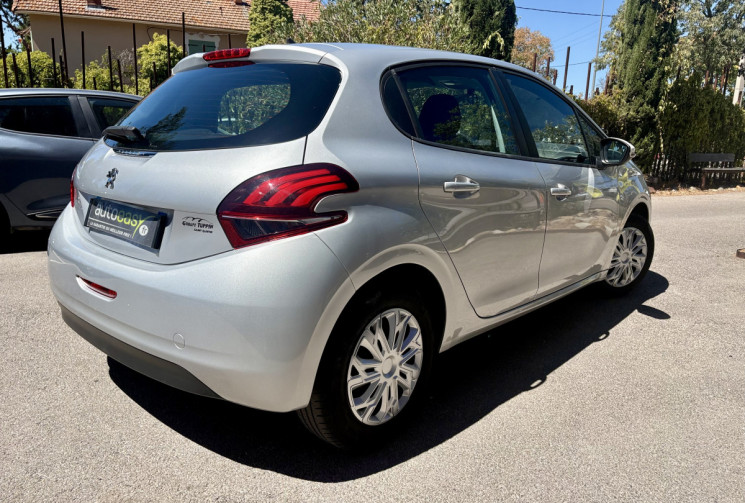 Peugeot 208 1.0 VTi 68 ch Like / 1ère Main / 53000km 