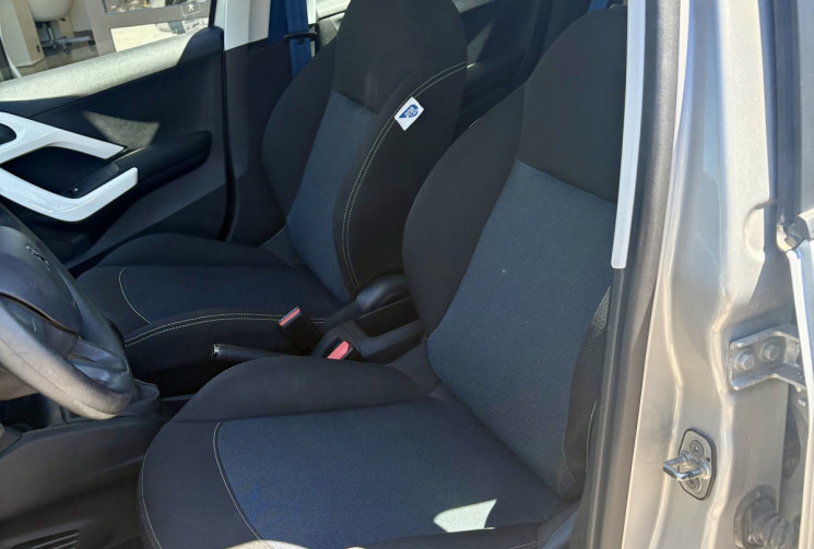 Peugeot 208 1.0 VTi 68 ch Like / 1ère Main / 53000km 