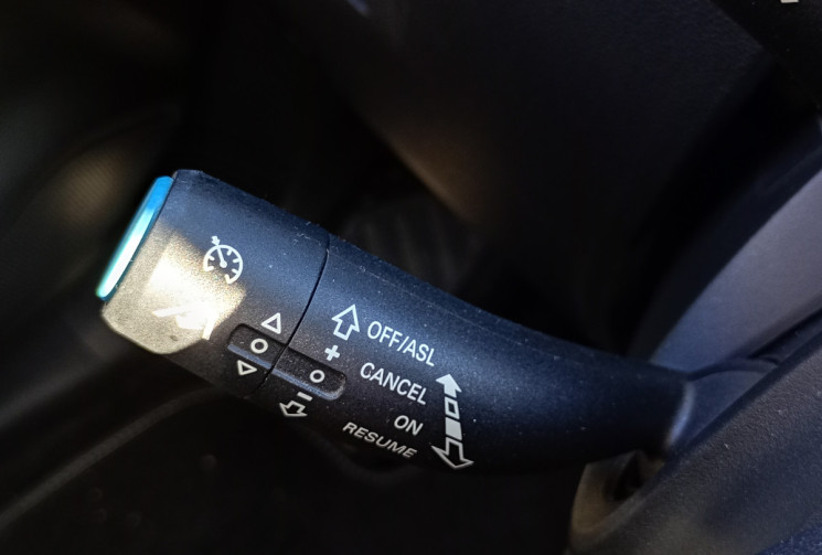 MG ZS  EV 44.5 kWh LUXURY - TOIT OUVRANT / SIEGES ELECTRIQUES CHAUFFANTS