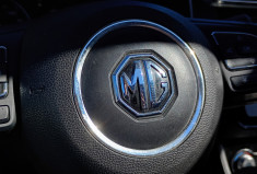 MG ZS  EV 44.5 kWh LUXURY - TOIT OUVRANT / SIEGES ELECTRIQUES CHAUFFANTS