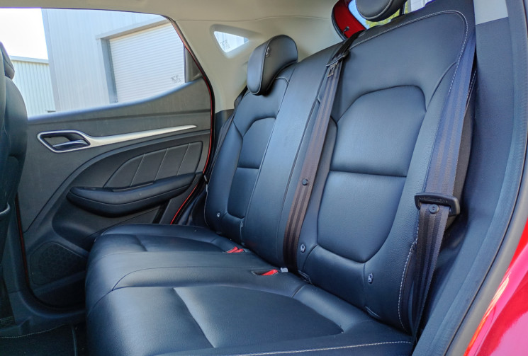 MG ZS  EV 44.5 kWh LUXURY - TOIT OUVRANT / SIEGES ELECTRIQUES CHAUFFANTS