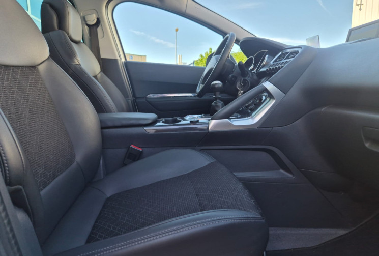 Peugeot 3008 I PHASE 2 1.6 HDi 120 CV * ALLURE * TOIT PANO – DISTRIBUTION FAITE – SUIVI PEUGEOT