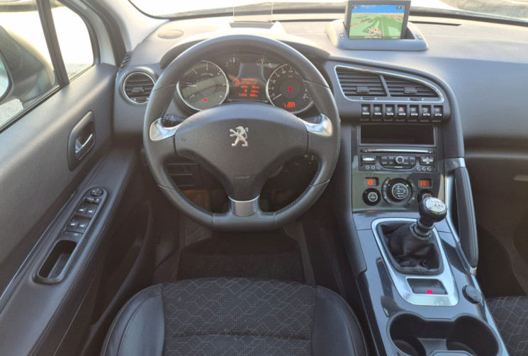 Peugeot 3008 I PHASE 2 1.6 HDi 120 CV * ALLURE * TOIT PANO – DISTRIBUTION FAITE – SUIVI PEUGEOT