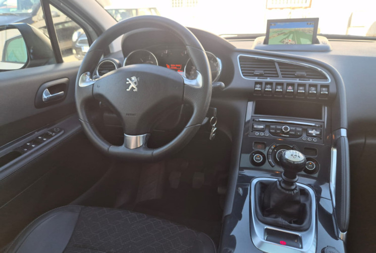 Peugeot 3008 I PHASE 2 1.6 HDi 120 CV * ALLURE * TOIT PANO – DISTRIBUTION FAITE – SUIVI PEUGEOT