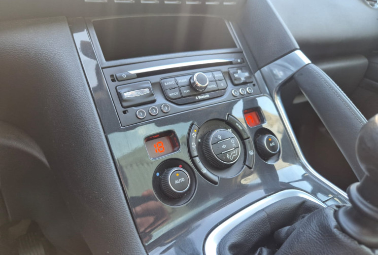Peugeot 3008 I PHASE 2 1.6 HDi 120 CV * ALLURE * TOIT PANO – DISTRIBUTION FAITE – SUIVI PEUGEOT
