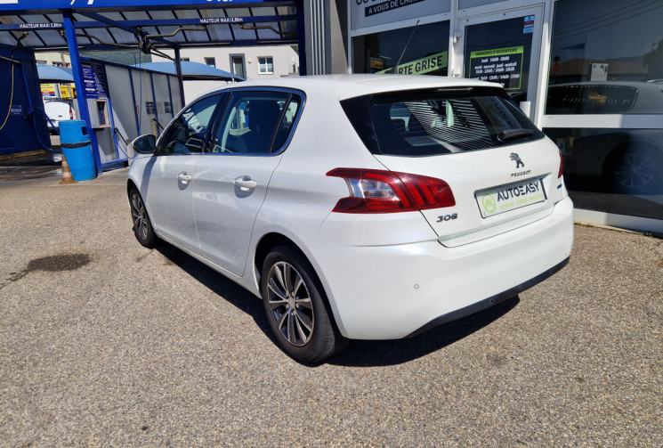 Peugeot 308 phase II 1.6 BlueHdi 120 Allure