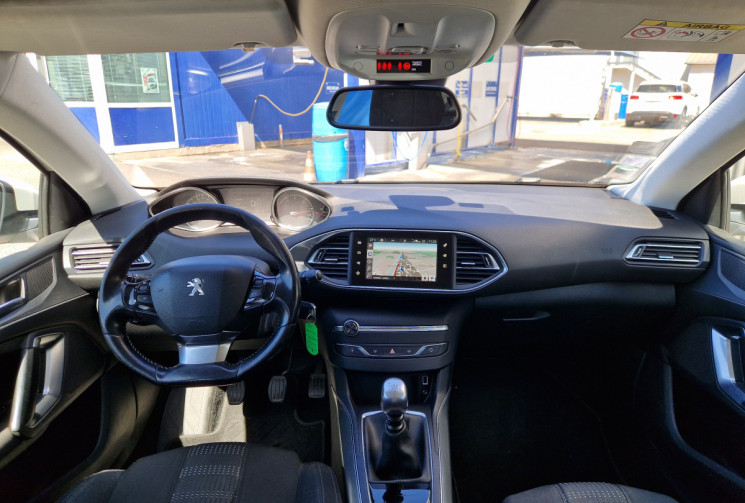 Peugeot 308 phase II 1.6 BlueHdi 120 Allure