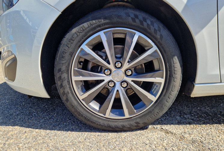 Peugeot 308 phase II 1.6 BlueHdi 120 Allure