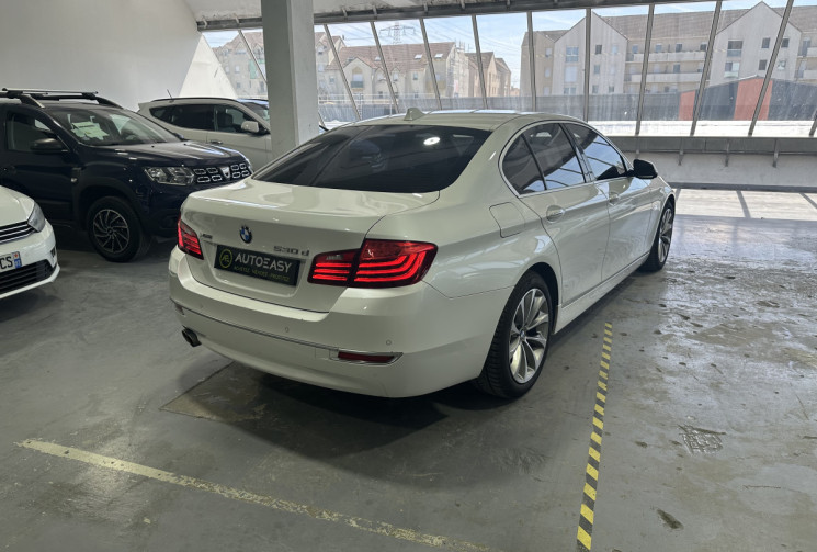 BMW Série 5 530d LCI Modern Xdrive 258 / Suspensions pilotées / Sièges confort / Hayon électrique