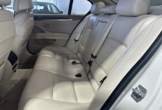 BMW Série 5 530d LCI Modern Xdrive 258 / Suspensions pilotées / Sièges confort / Hayon électrique