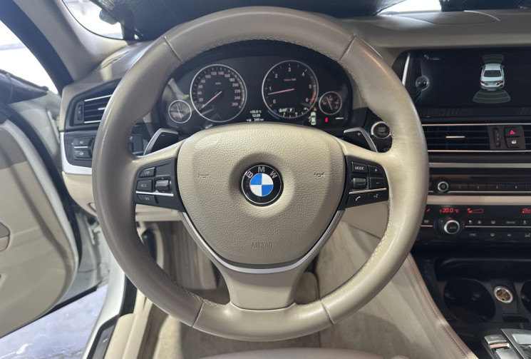 BMW Série 5 530d LCI Modern Xdrive 258 / Suspensions pilotées / Sièges confort / Hayon électrique