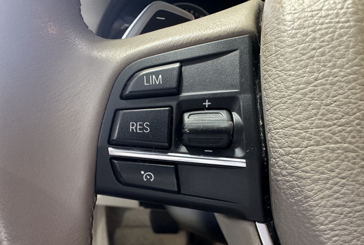 BMW Série 5 530d LCI Modern Xdrive 258 / Suspensions pilotées / Sièges confort / Hayon électrique