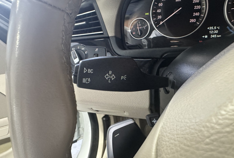 BMW Série 5 530d LCI Modern Xdrive 258 / Suspensions pilotées / Sièges confort / Hayon électrique