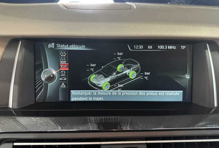 BMW Série 5 530d LCI Modern Xdrive 258 / Suspensions pilotées / Sièges confort / Hayon électrique