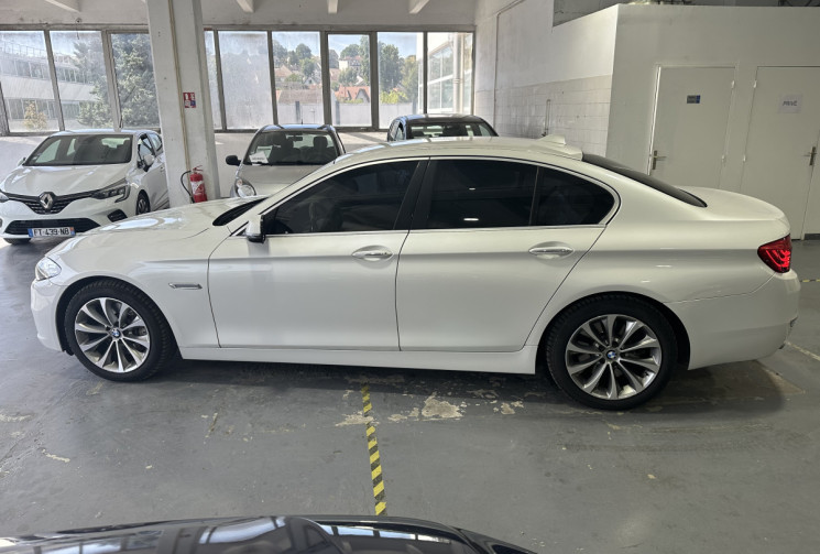 BMW Série 5 530d LCI Modern Xdrive 258 / Suspensions pilotées / Sièges confort / Hayon électrique