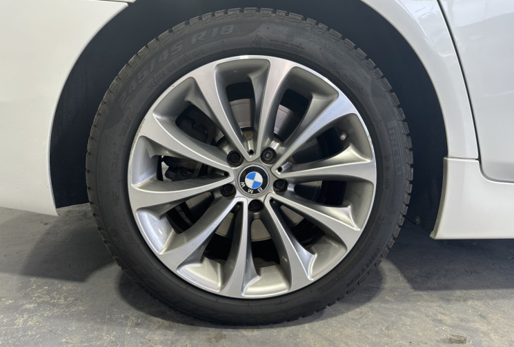 BMW Série 5 530d LCI Modern Xdrive 258 / Suspensions pilotées / Sièges confort / Hayon électrique