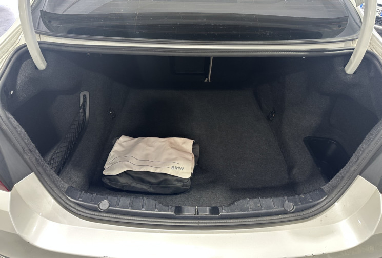 BMW Série 5 530d LCI Modern Xdrive 258 / Suspensions pilotées / Sièges confort / Hayon électrique
