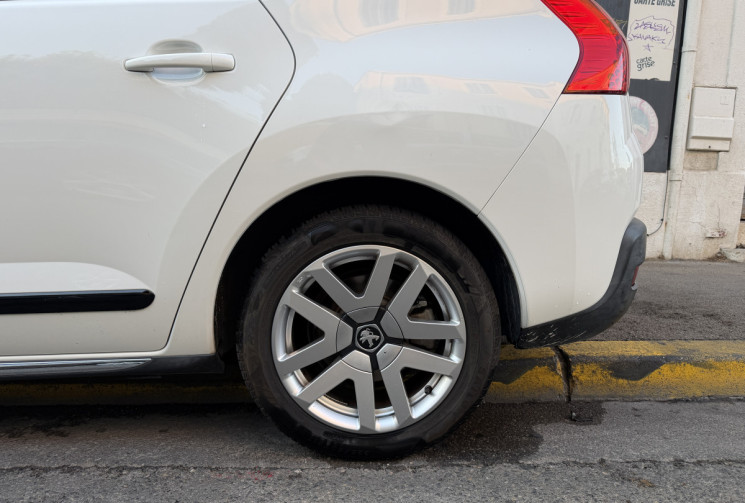 Peugeot 3008 ALLURE  2.0 HDi 16V FAP 200 Hybrid4 BMP6 S&S 163 cv