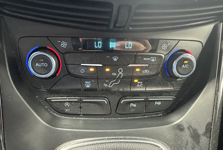 Ford Kuga 2.0 TDCI 150 ST Line / Entretien rigoureux / Carplay / Caméra de recul / Régulateur